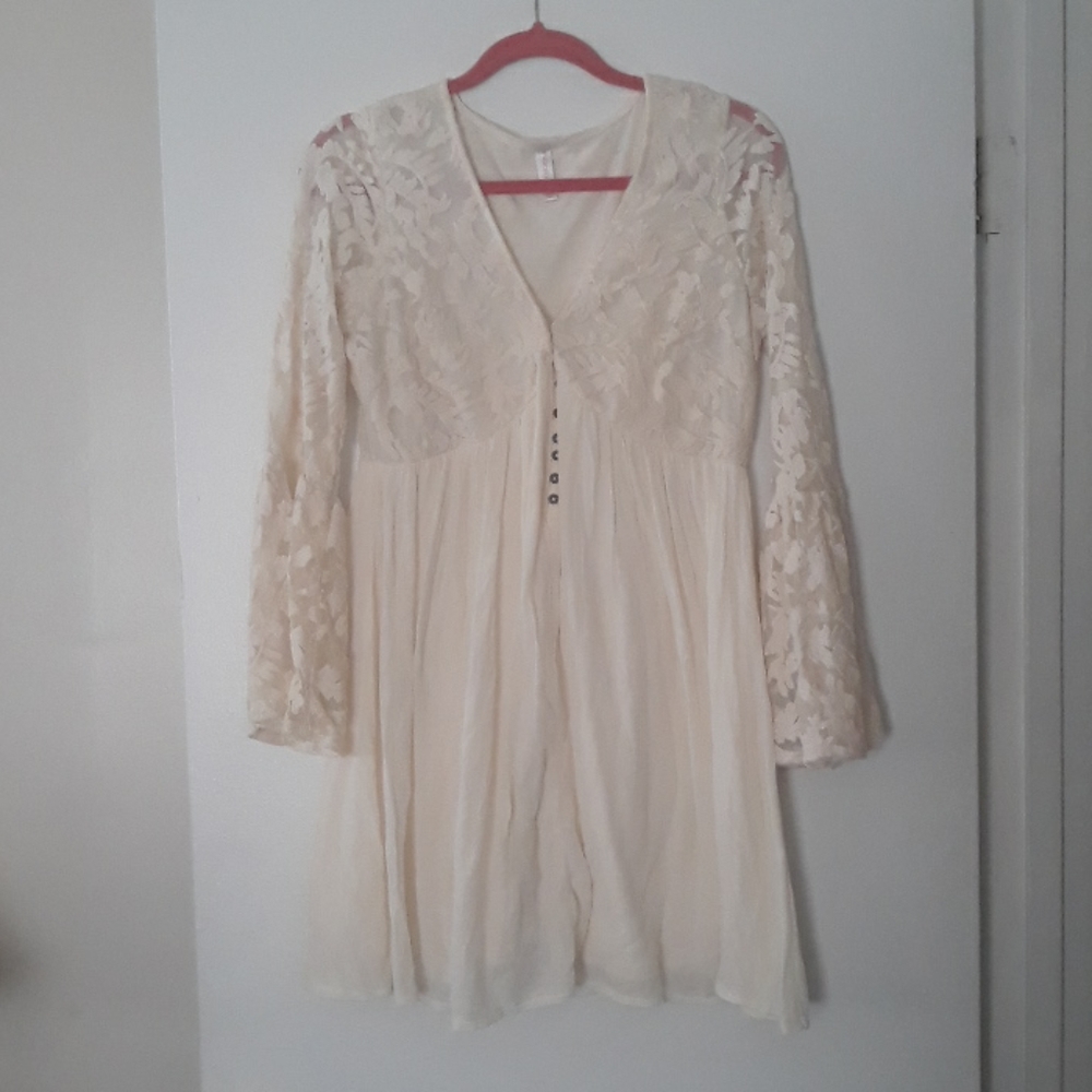 Lace flowy dress